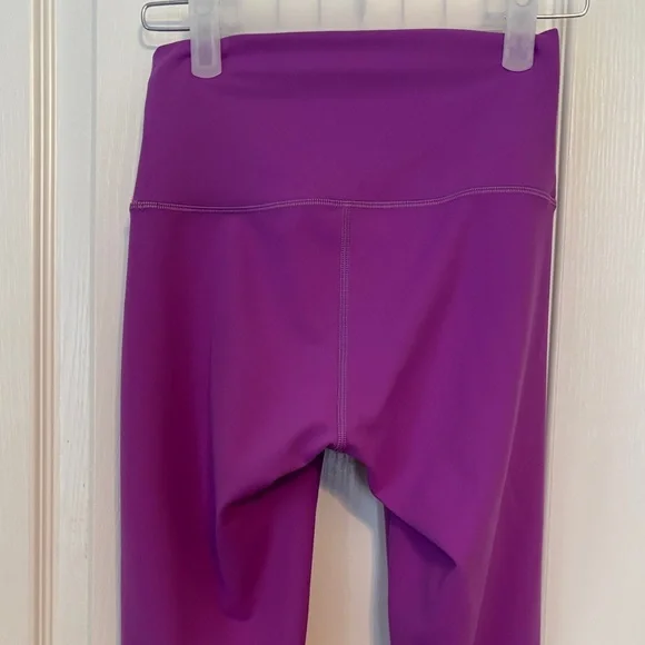 Lululemon Purple Women’s Wunder Train High Rise Tight 25’ size 4 - Picture 5 of 8